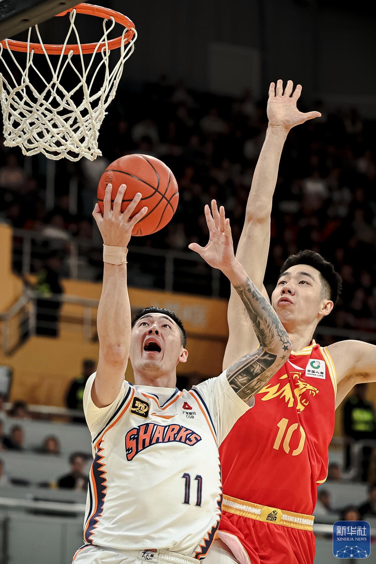 9you娱乐-CBA比赛中球队势不可挡，轻松获胜