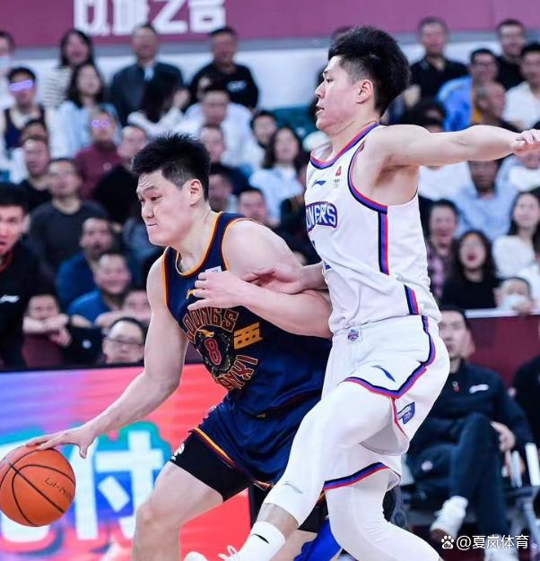 外线空位三分稳稳命中,助队夺冠的简单介绍 外线空位三分稳稳命中,助队夺冠的简单介绍