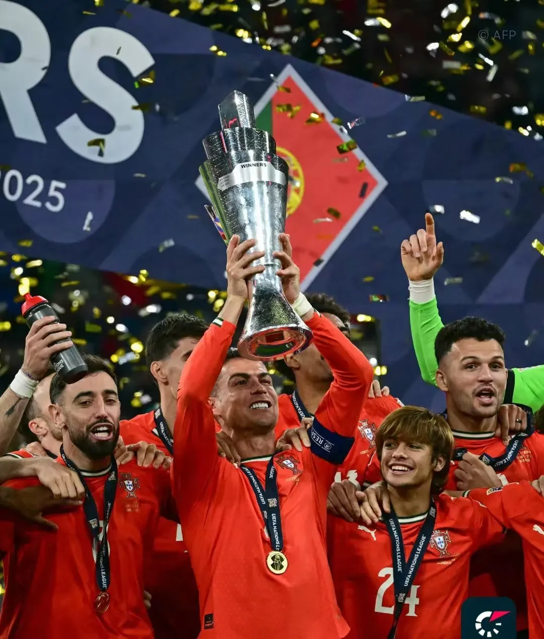 足球欧洲争霸赛事掀起高潮,球队决心夺得胜利的简单介绍 足球欧洲争霸赛事掀起高潮,球队决心夺得胜利的简单介绍