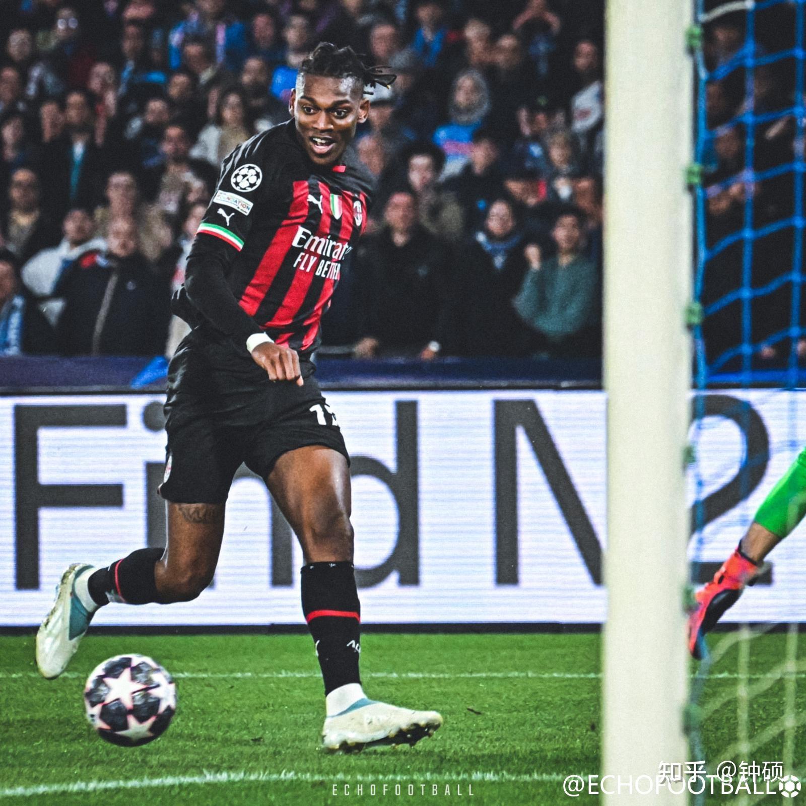 关于那不勒斯客场大捷，争夺冠军位置的信息