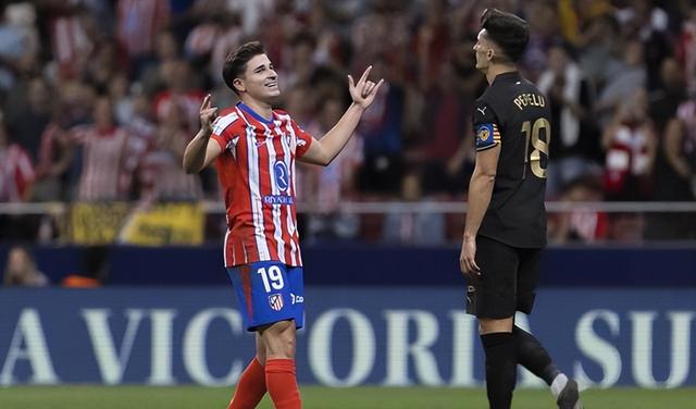 包含圣奥兰亚男篮主场赢下骑士，保持不败的词条