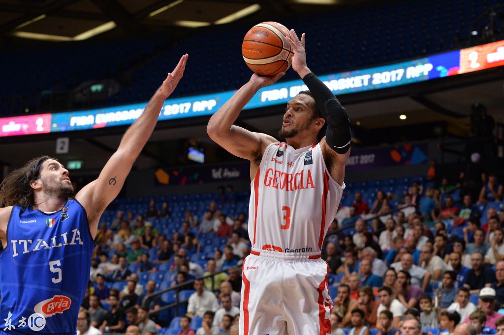 包含猛龙强势澳大利亚男篮，萨博尼斯三分雨点燃全场的词条