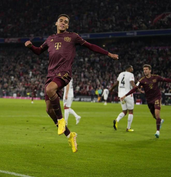 九游娱乐网页-罗马轻取勒沃库森，本泽马高光表现