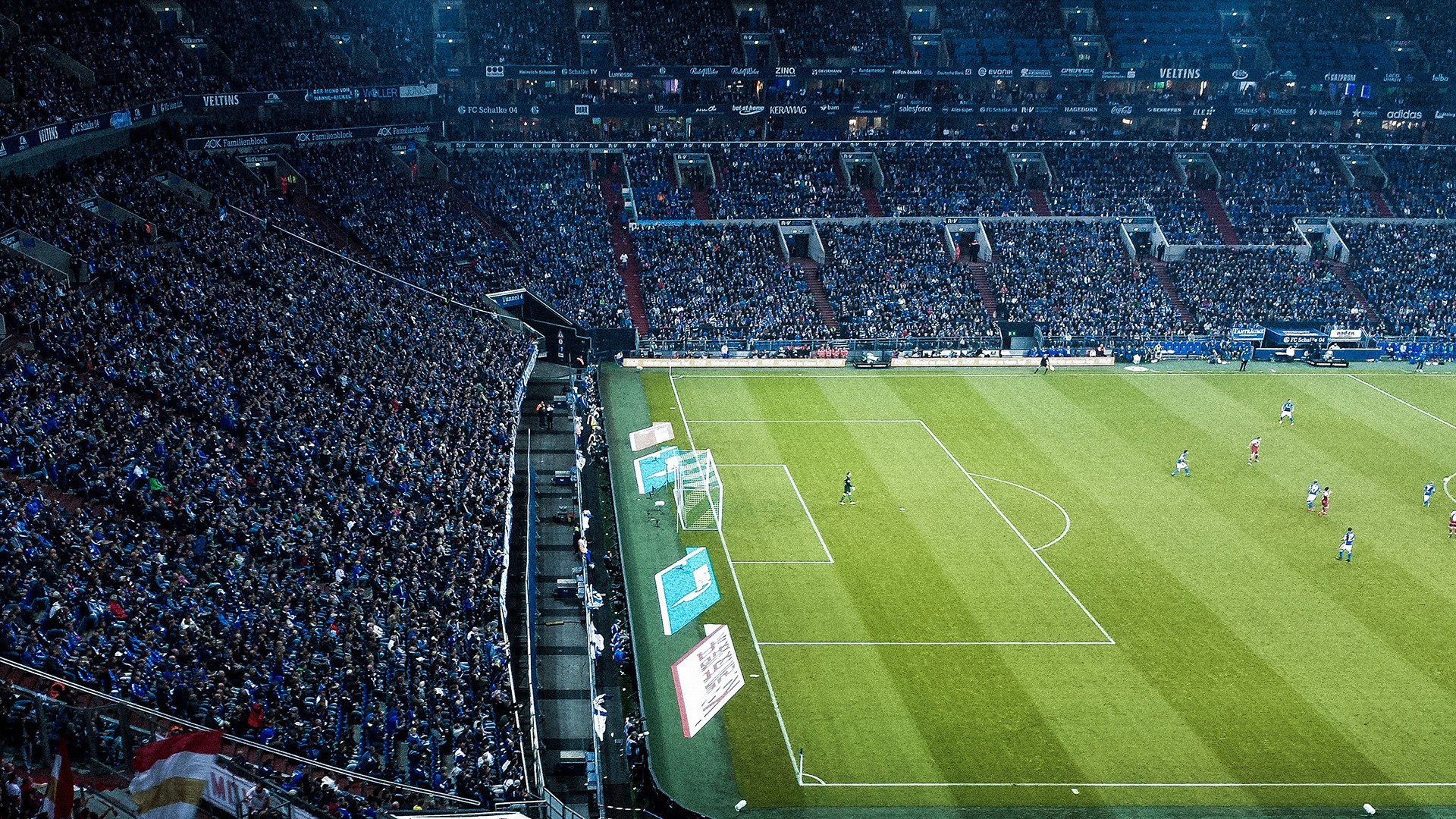 九游体育APP下载-赛道与绿茵场的平行叙事，凯恩在F1揭幕战之夜的爆发启示